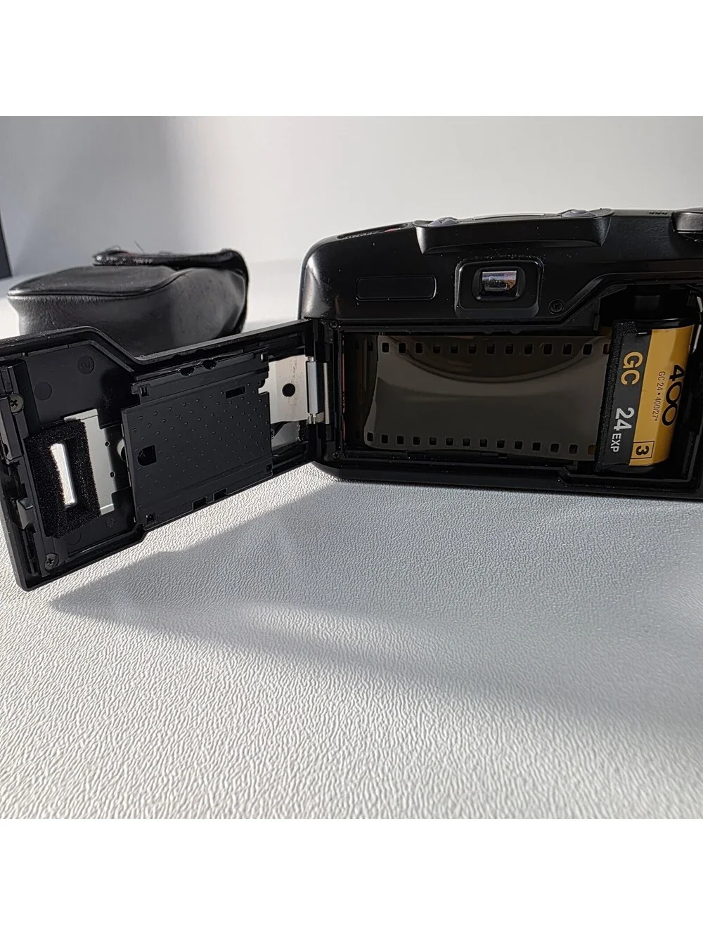 Pentax IQZoom EZY Date 35mm Film Camera W/Pentax Case Tested
